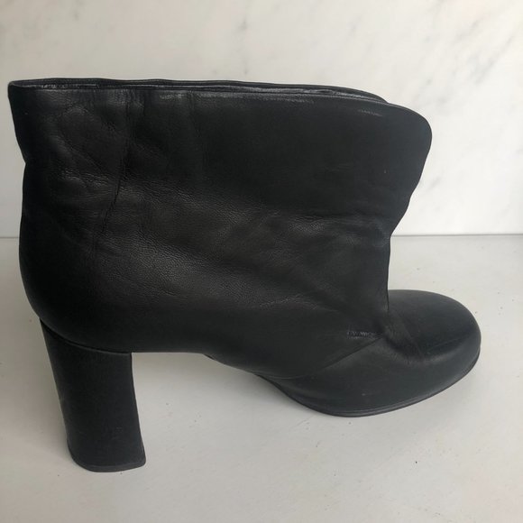 Black Leather Ankle boots - Picture 12 of 16